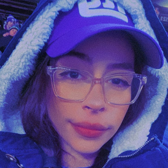 Meet your Posher, Jessica - Picture 2 of 2